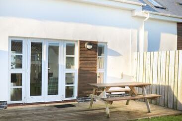 Сельский дом 24 Bay Retreat Villas