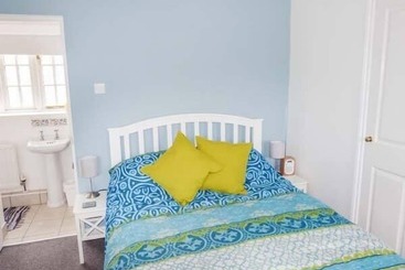 קוטג'' 9 Swallow Court