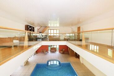 קוטג'' Abbots Wood