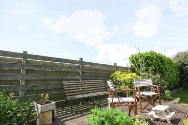 קוטג'' Blue Oyster