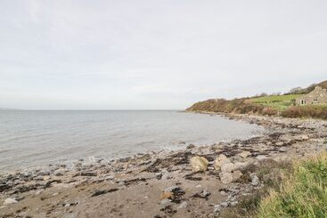 بيت ريفى Hen Felin Isaf