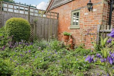 קוטג'' Old Cart Shed