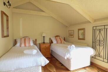 Old Winery Cottage