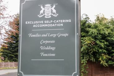 کلبه Poacher S Arms