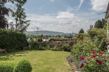 The Old Schoolhouse And Cottage