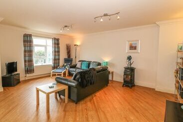 بيت ريفى Tywod A Mor