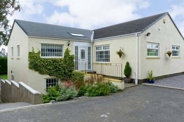 קוטג'' White Gables