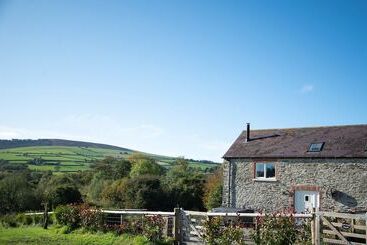 بيت ريفى Ysgubor   The Barn