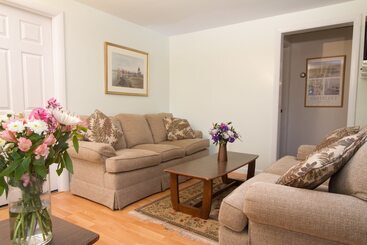 Cottages At The Even Tide Resort