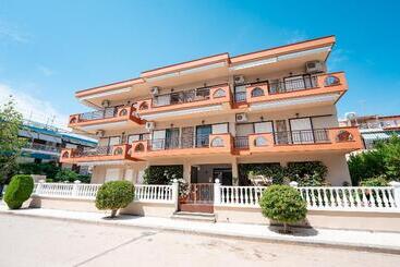 בית מלון כפרי Milonas House Apartments