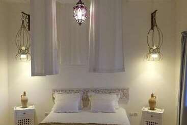 پانسیون Art'gana Lodge