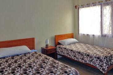 بنسيون Galeodan Suites