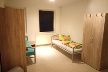 بنسيون Monteurwohnung Weissenfels