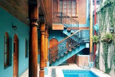 هاستل Hostal Los Octavianos Deluxe