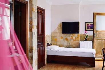 فندق فئة نجمة واحدة Herakles Butik Otel