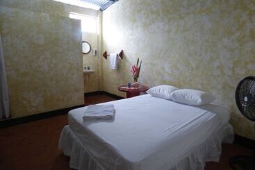 Hostal Surfing Donkey At The Lake   Hostel