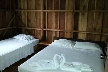 ホテル Cabinas La Catarata