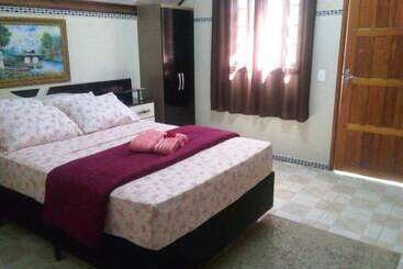 בית מלון כפרי Pousada Villa Pinhal