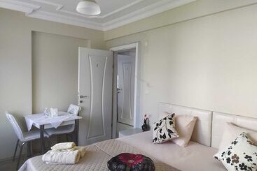 פנסיון Lara Konukevi