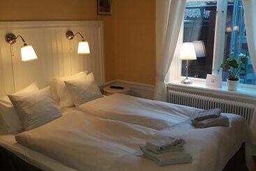 مبيت وإفطار Lilla Hotellet