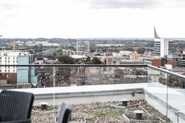 호텔 The Penthouse At Hewitt