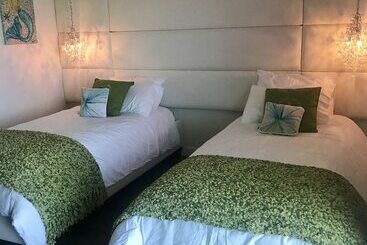 فندق The Salty Mermaid Oceanfront