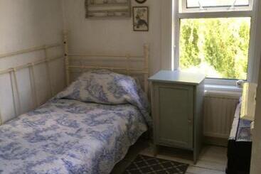 بنسيون Arts&bichonsb&b