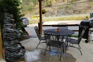 کلبه Ponderosa Pines Inn And Cabins