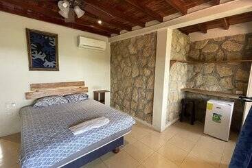 مسافرخانه Punta Hills Montanita