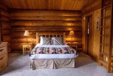 هتل Lone Mountain Ranch