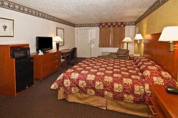 فندق Winnie Inn & Suites