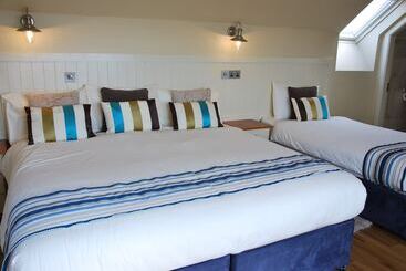 צימר Teach Cruachán Large Group Holiday Home