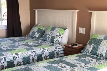 Clifty Cove Motel