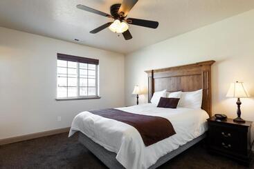 מלון דירות Duchesne Suites