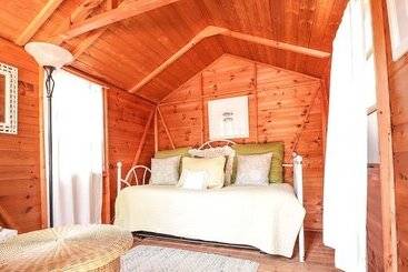 Redwood Hollow Cottages