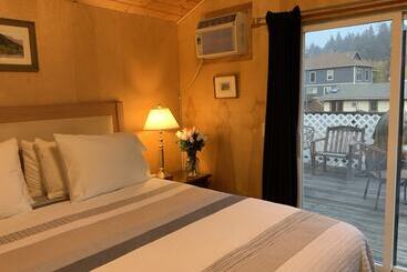 The Woods Hotel   Gay Lgbtq Cabins