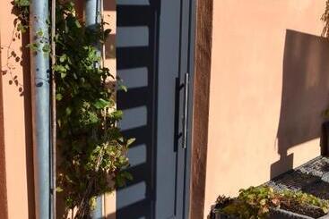 בית מלון כפרי Campus Boardinghouse