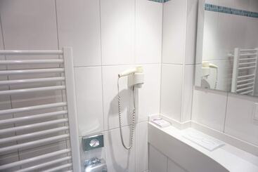 هتل Herdegen Rooms   Self Check In