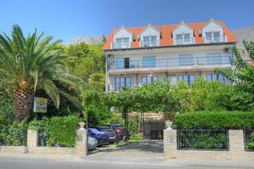 ホテル Pansion Begic