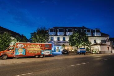 Отель & Restaurant Hessischer Hof