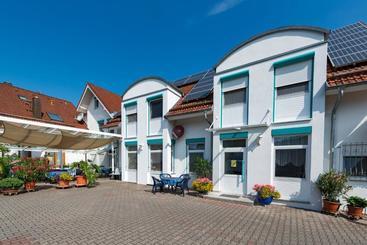 پانسیون Adler Mit Gasthaus