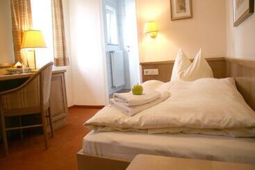 펜션 Gasthof Alte Post Restaurant Offen