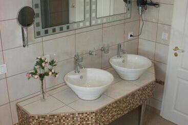 민박 Am Donaubogen