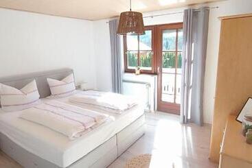 مبيت وإفطار Ferienwohnungen König