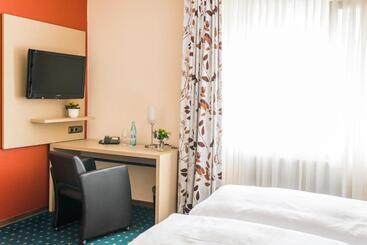 בית מלון כפרי Gasthaus Zum Specht