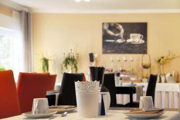 Отель Park Ambiente Friedberg