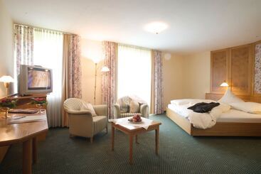 호텔 & Restaurant Dornweiler Hof