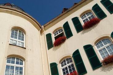 Schlosshotel Bergzaberner Hof