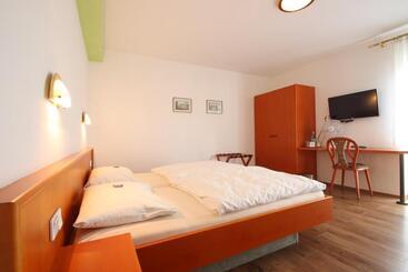 펜션 Dörfler Garni