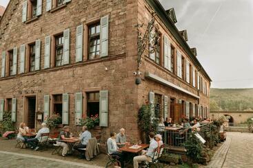 펜션 Fränkischer Gasthof Hotel Zum Koppen